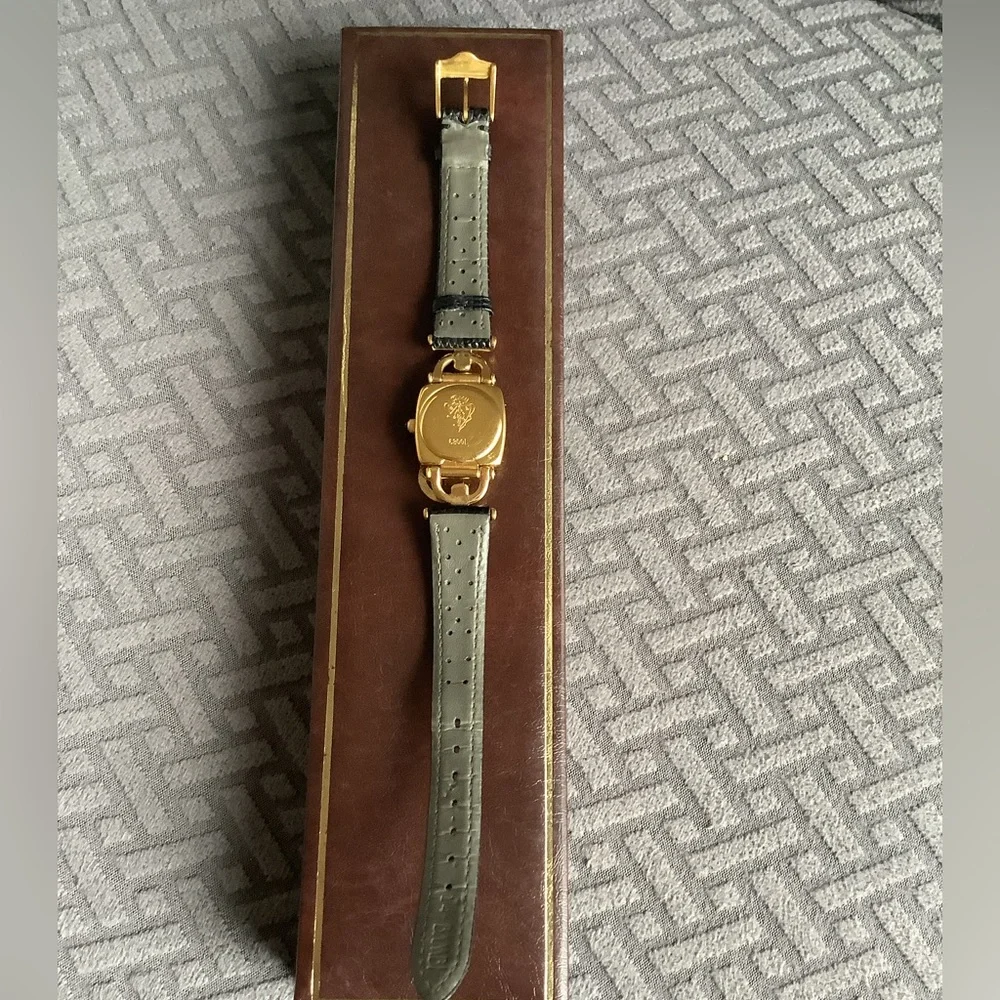 Authentic GUCCI ladies watch 🌹 DRESSY🔥 - Picture 11 of 12